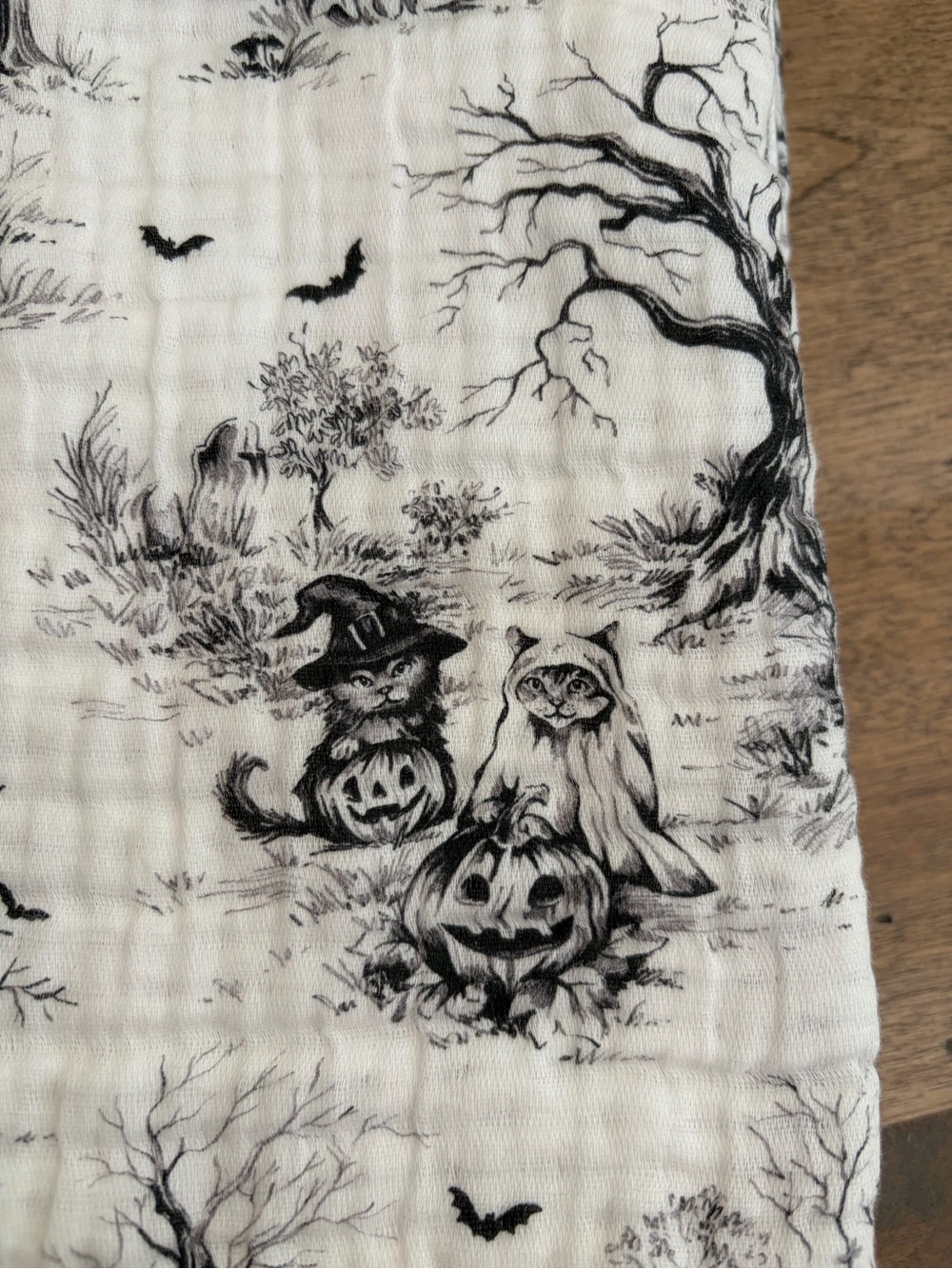 Kitty Cat Halloween towels Cats in costumes (3) - Picture 4 of 8
